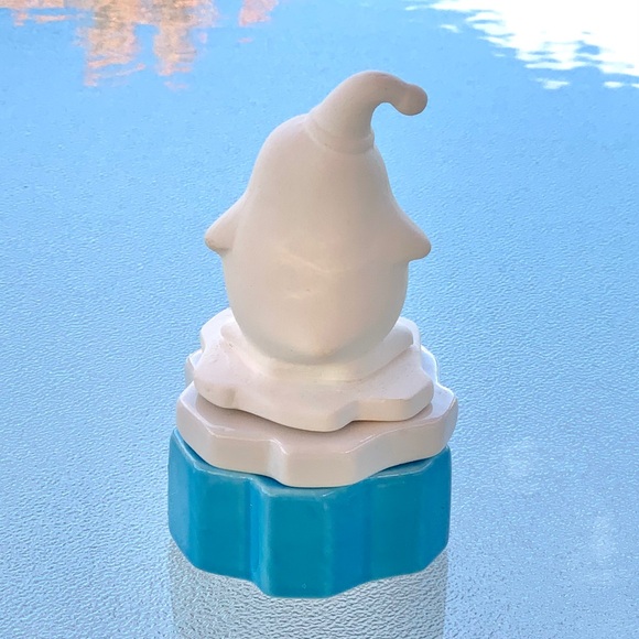 Ellia Winter Waddle Penguin Porcelain Essential Oil Aroma Diffuser ~ No Oil - Picture 4 of 9